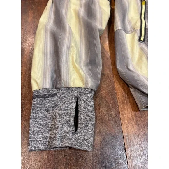 rare Lululemon Track and Field Jacket Sz 8 Gray yellow hood reflective raincoat - Picture 11 of 13